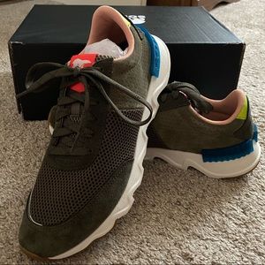 Sorel Kinetic Lite Lace Women’s Sneakers Size 9.5